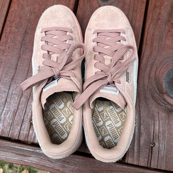 Puma Classics in Pink Suede - Light Pink White - Picture 7 of 8